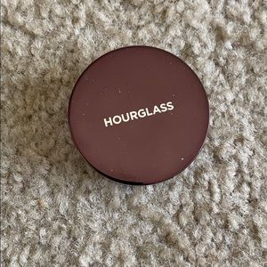 Mini hourglass translucent powder